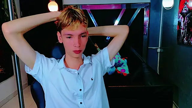 Snapshot of park_jimin1 chatting on 11/30/25, 03:02 park jimin1 online show from 11/30/25, 03:02