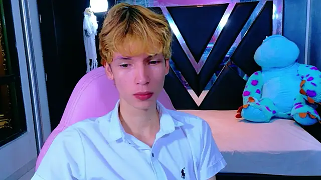 Snapshot of park_jimin1 chatting on 11/11/25, 12:22 park jimin1 online show from 11/11/25, 12:22