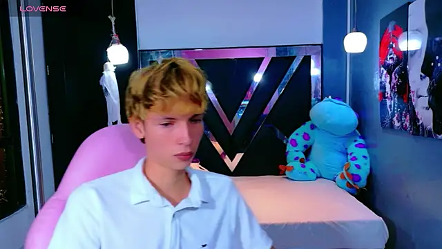 Snapshot of park_jimin1 chatting on 10/29/25, 12:15 park jimin1 online show from 10/29/25, 12:15