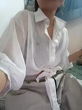 linda bae00 online show from 04/13/26, 12:14