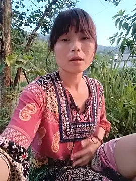 Snapshot of linda_bae00 chatting on 05/22/26, 11:52 linda bae00 online show from 05/22/26, 11:52