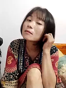 linda bae00 online show from 10/18/25, 01:57