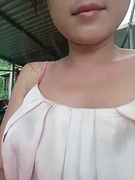 Snapshot of linda_bae00 chatting on 06/27/26, 11:22 linda bae00 online show from 06/27/26, 11:22