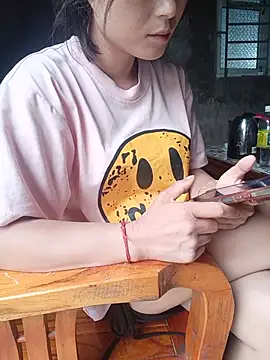 Snapshot of linda_bae00 chatting on 07/02/26, 12:55 linda bae00 online show from 07/02/26, 12:55