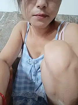 Snapshot of linda_bae00 chatting on 07/15/26, 12:45 linda bae00 online show from 07/15/26, 12:45