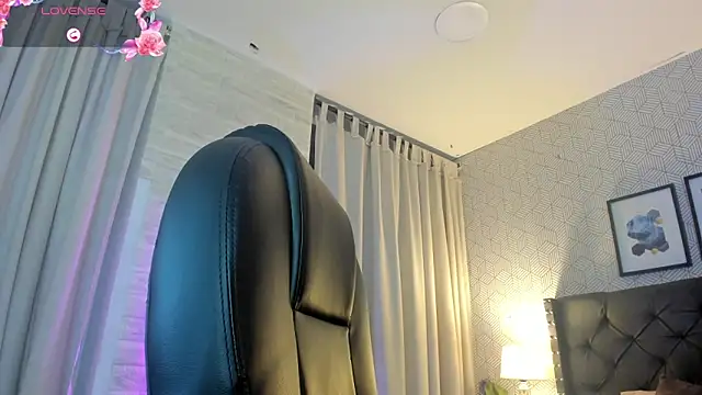 Snapshot of celeste__clark chatting on 09/18/25, 12:19 celeste clark online show from 09/18/25, 12:19