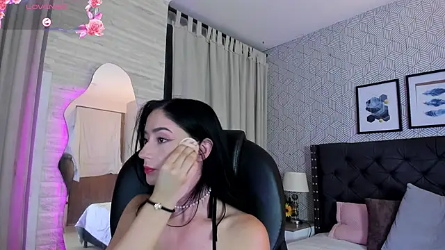 Snapshot of celeste__clark chatting on 09/22/25, 12:11 celeste clark online show from 09/22/25, 12:11