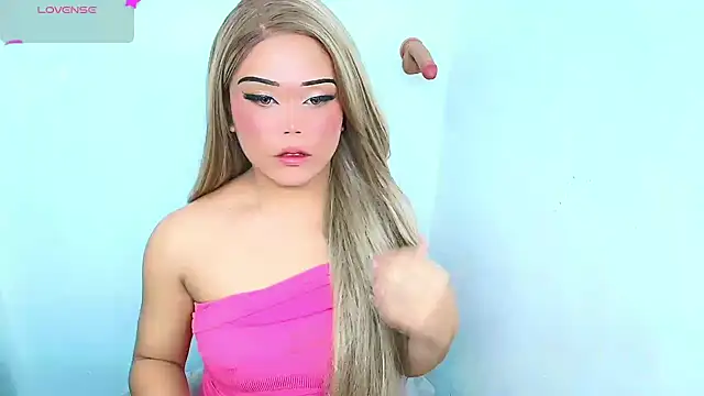 Cassandra Luxx online show from 11/14/25, 07:17