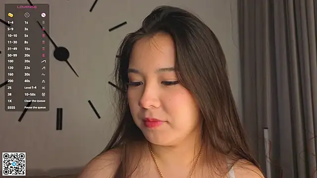 AlberthaEscue online show from 10/19/25, 04:04