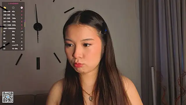 AlberthaEscue online show from 10/04/25, 04:14