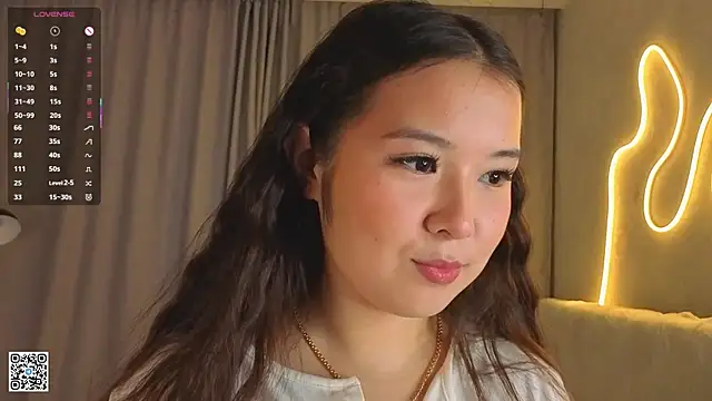 AlberthaEscue online show from 09/27/25, 04:18