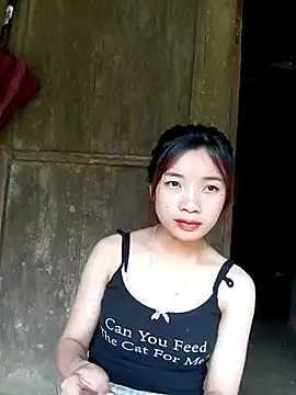 Snapshot of beobeo_2xx chatting on 09/19/25, 04:05 beobeo 2xx online show from 09/19/25, 04:05