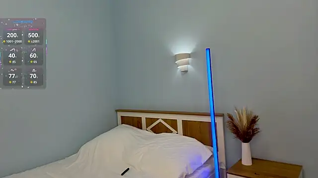 Snapshot of TariDehay chatting on 12/18/25, 11:36 TariDehay online show from 12/18/25, 11:36