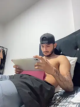 Nas-z09 online show from 02/05/26, 07:43