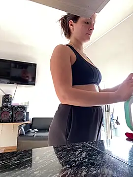 Danielaeliana online show from 04/11/26, 07:17