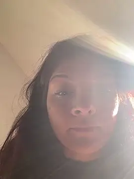 Snapshot of Danielaeliana chatting on 06/19/26, 04:57 Danielaeliana online show from 06/19/26, 04:57