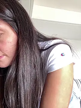 Snapshot of Danielaeliana chatting on 02/25/26, 05:46 Danielaeliana online show from 02/25/26, 05:46