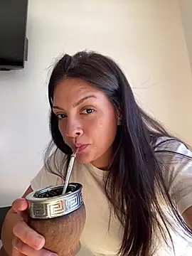 Snapshot of Danielaeliana chatting on 02/20/26, 06:21 Danielaeliana online show from 02/20/26, 06:21