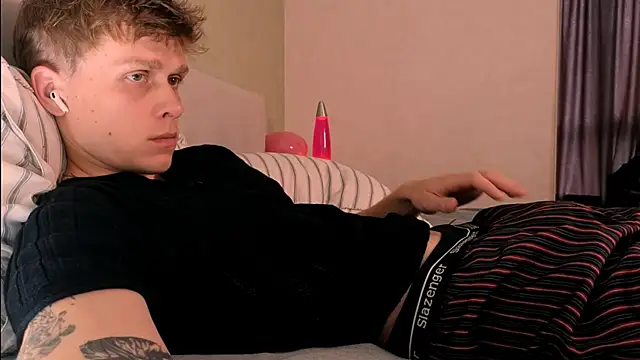 TalkingHead 0  online show from 09/30/25, 08:53