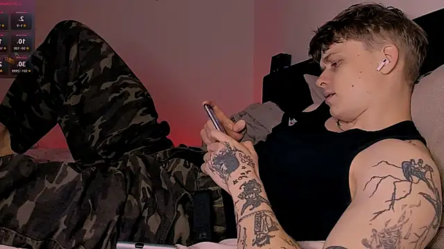 TalkingHead 0  online show from 03/22/26, 05:47