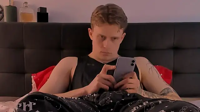 TalkingHead 0  online show from 03/18/26, 02:52