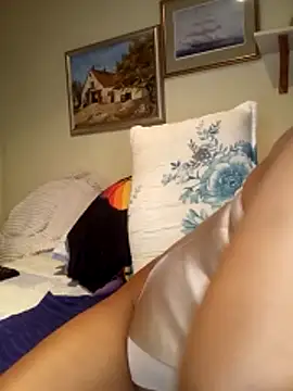 Missparis online show from 11/21/25, 08:30