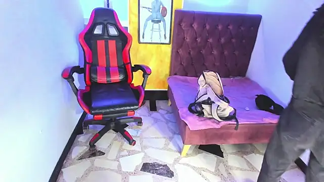 Snapshot of alison_moon7 chatting on 11/05/25, 11:13 alison moon7 online show from 11/05/25, 11:13