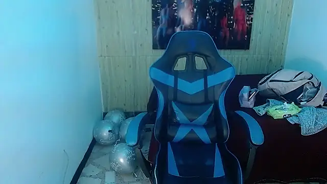 Snapshot of alison_moon7 chatting on 09/16/25, 12:06 alison moon7 online show from 09/16/25, 12:06