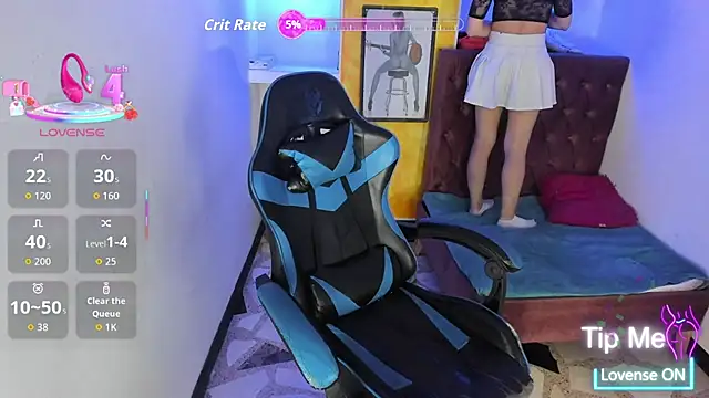 Snapshot of alison_moon7 chatting on 11/22/25, 03:11 alison moon7 online show from 11/22/25, 03:11