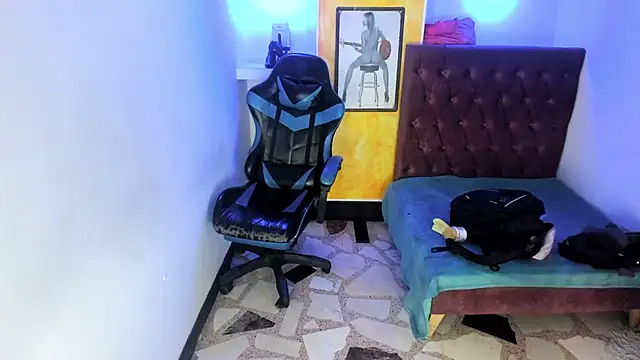 Snapshot of alison_moon7 chatting on 11/14/25, 12:53 alison moon7 online show from 11/14/25, 12:53