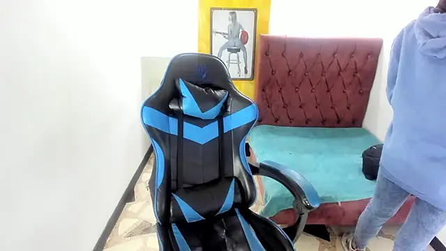 Snapshot of alison_moon7 chatting on 11/12/25, 11:47 alison moon7 online show from 11/12/25, 11:47