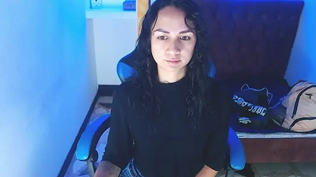 Snapshot of alison_moon7 chatting on 09/20/25, 12:32 alison moon7 online show from 09/20/25, 12:32