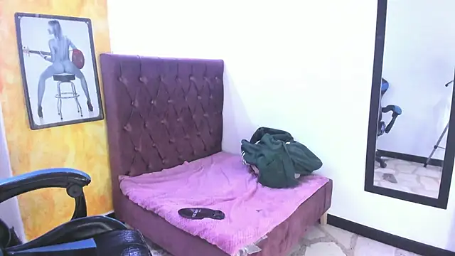 Snapshot of alison_moon7 chatting on 10/13/25, 11:34 alison moon7 online show from 10/13/25, 11:34