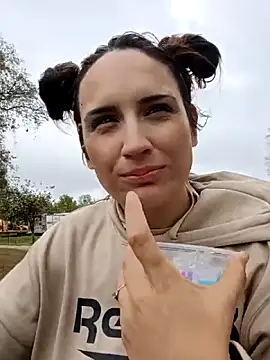 lillylooney online show from 09/24/25, 08:15