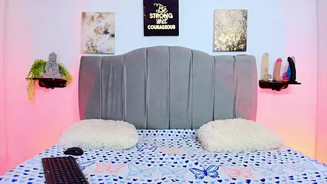 Maddy Esther online show from 09/26/25, 03:57