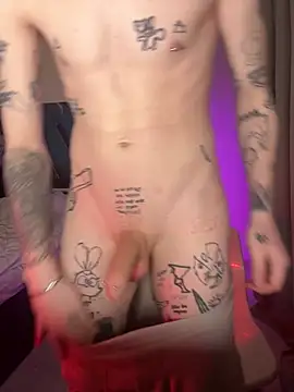 Snapshot of davesinner chatting on 02/16/26, 09:45 davesinner online show from 02/16/26, 09:45