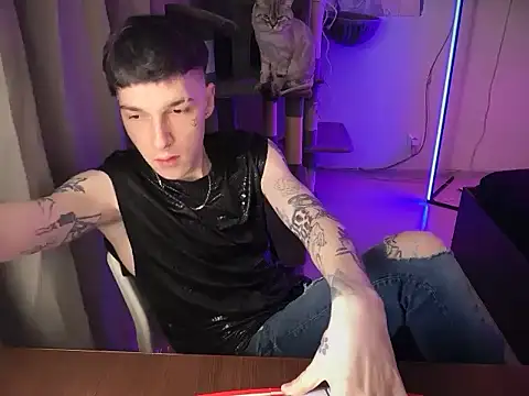 Snapshot of davesinner chatting on 02/28/26, 09:36 davesinner online show from 02/28/26, 09:36