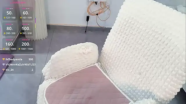 Xiali-166 online show from 10/10/25, 12:44