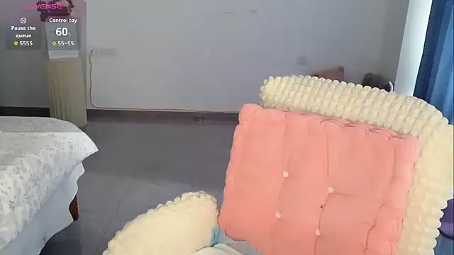 Xiali-166 online show from 12/14/25, 03:13