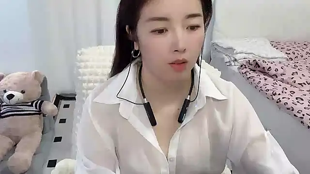 Xiali-166 online show from 10/27/25, 04:02