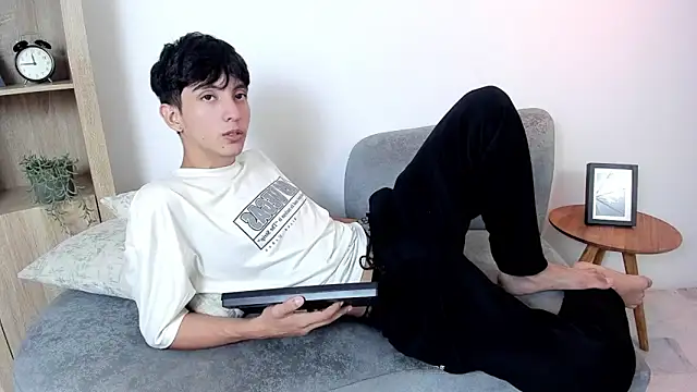 Snapshot of dear_jeycot chatting on 11/10/25, 01:49 dear jeycot online show from 11/10/25, 01:49