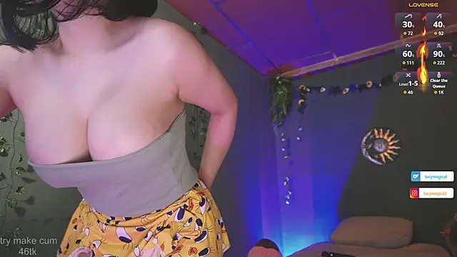 Snapshot of lucymagical1 chatting on 10/07/25, 02:18 lucymagical1 online show from 10/07/25, 02:18