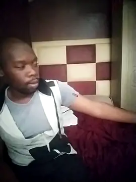 Snapshot of TinnyVsGiant chatting on 09/14/25, 02:06 TinnyVsGiant online show from 09/14/25, 02:06