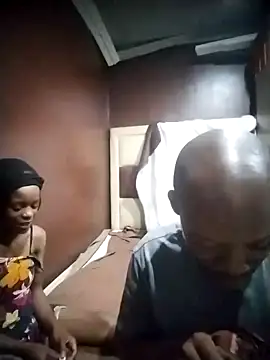 Snapshot of TinnyVsGiant chatting on 10/26/25, 08:42 TinnyVsGiant online show from 10/26/25, 08:42