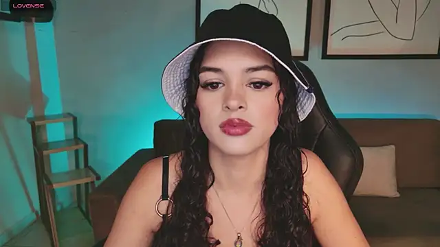 Snapshot of AprilRhodes_ chatting on 09/21/25, 11:43 AprilRhodes online show from 09/21/25, 11:43