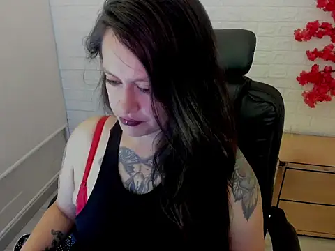 Morana  Hot online show from 12/17/25, 05:34