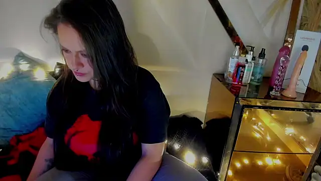 Morana  Hot online show from 11/16/25, 04:50