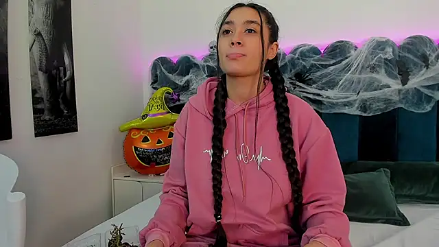 EmilyHanks  online show from 10/24/25, 11:26