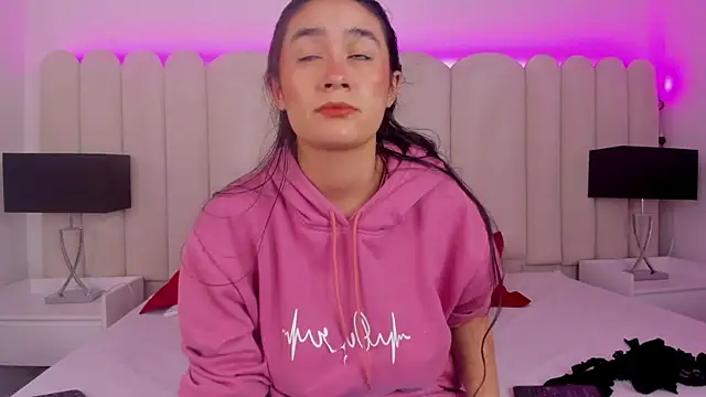 EmilyHanks  online show from 09/20/25, 12:15