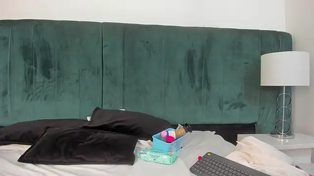 EmilyHanks  online show from 09/13/25, 11:27